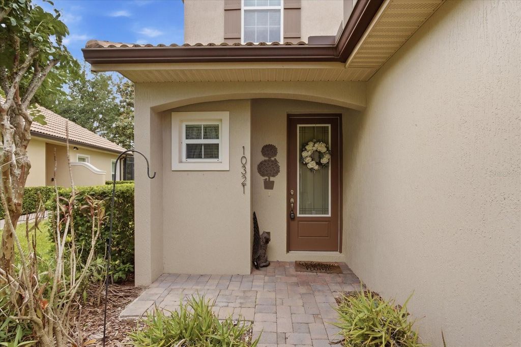 Image 3 of property listing at 10321 BELFRY CIRCLE, Orlando, FL 32832