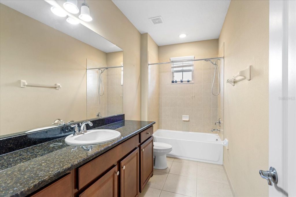 Image 22 of property listing at 10321 BELFRY CIRCLE, Orlando, FL 32832