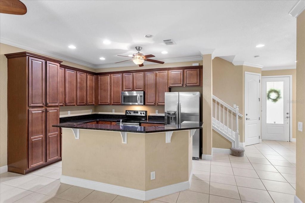 Image 6 of property listing at 10321 BELFRY CIRCLE, Orlando, FL 32832