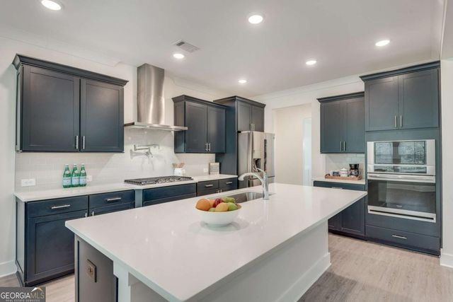 6809 Benjamin Drive, Flowery Branch, GA 30542