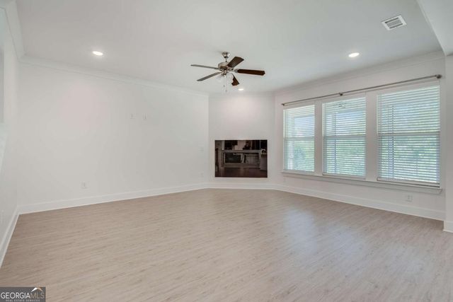 6809 Benjamin Drive, Flowery Branch, GA 30542