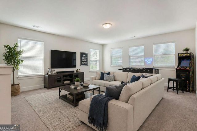 6809 Benjamin Drive, Flowery Branch, GA 30542