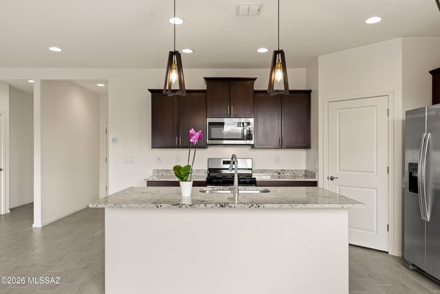 4818 E Greenway Wash Drive, Tucson, AZ 85706