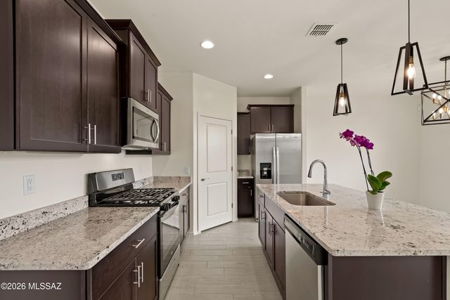 4818 E Greenway Wash Drive, Tucson, AZ 85706