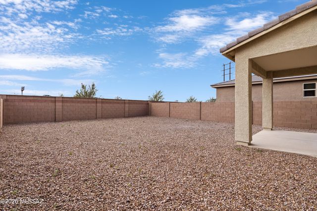 4818 E Greenway Wash Drive, Tucson, AZ 85706