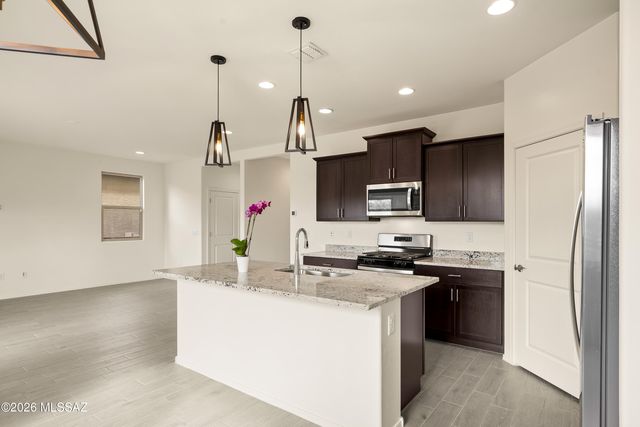 4818 E Greenway Wash Drive, Tucson, AZ 85706