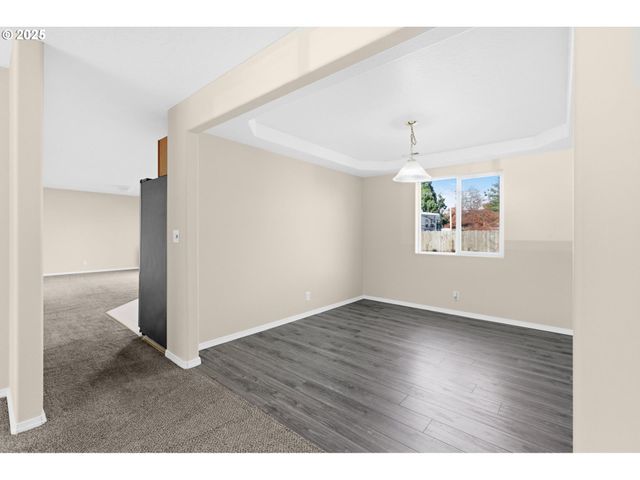 3818 LONG RIDGE Dr, Springfield, OR 97478