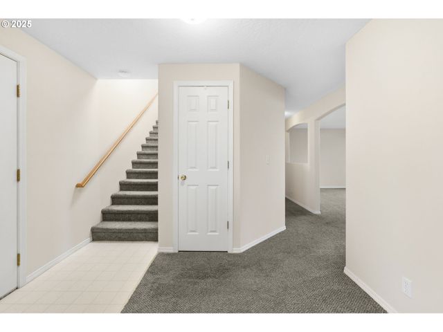 3818 LONG RIDGE Dr, Springfield, OR 97478