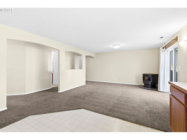 3818 LONG RIDGE Dr, Springfield, OR 97478