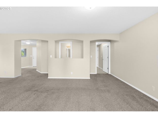 3818 LONG RIDGE Dr, Springfield, OR 97478