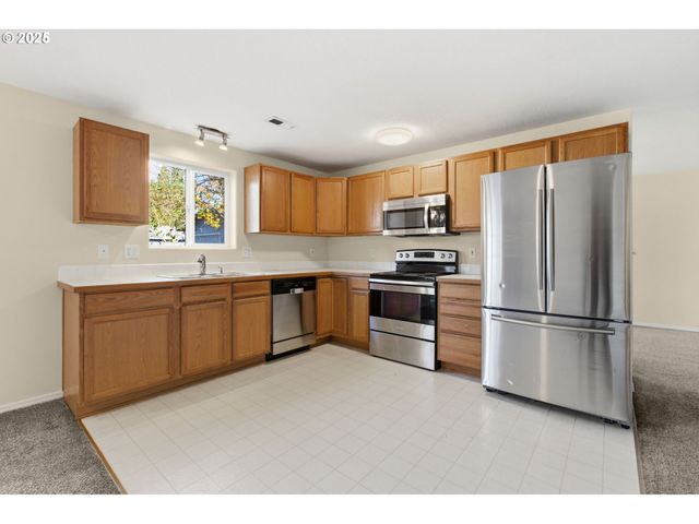 3818 LONG RIDGE Dr, Springfield, OR 97478