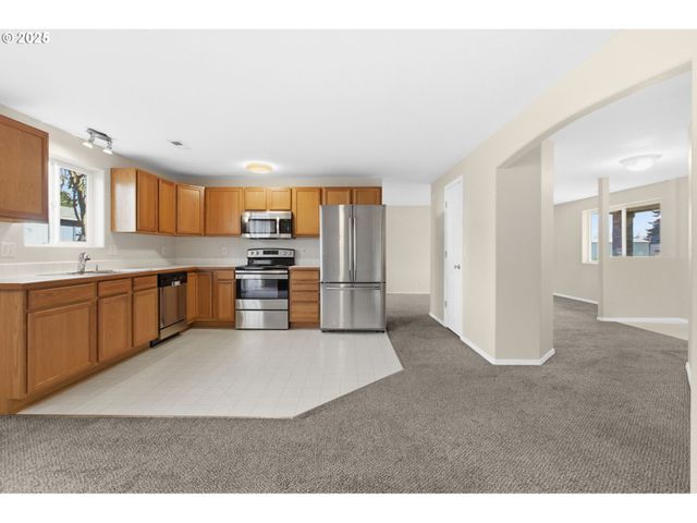 3818 LONG RIDGE Dr, Springfield, OR 97478