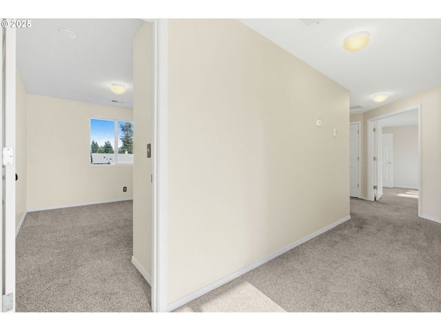 3818 LONG RIDGE Dr, Springfield, OR 97478