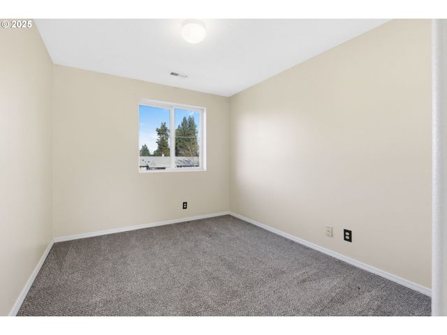 3818 LONG RIDGE Dr, Springfield, OR 97478