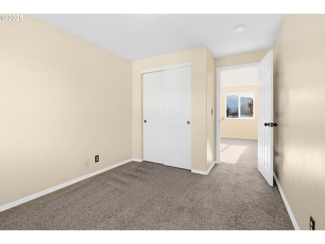 3818 LONG RIDGE Dr, Springfield, OR 97478