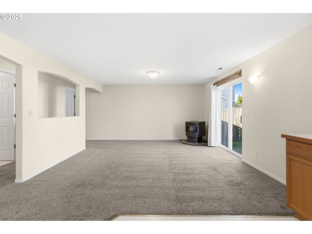 3818 LONG RIDGE Dr, Springfield, OR 97478