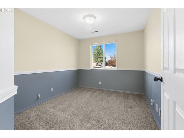 3818 LONG RIDGE Dr, Springfield, OR 97478