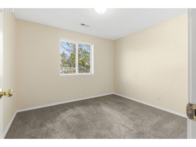 3818 LONG RIDGE Dr, Springfield, OR 97478