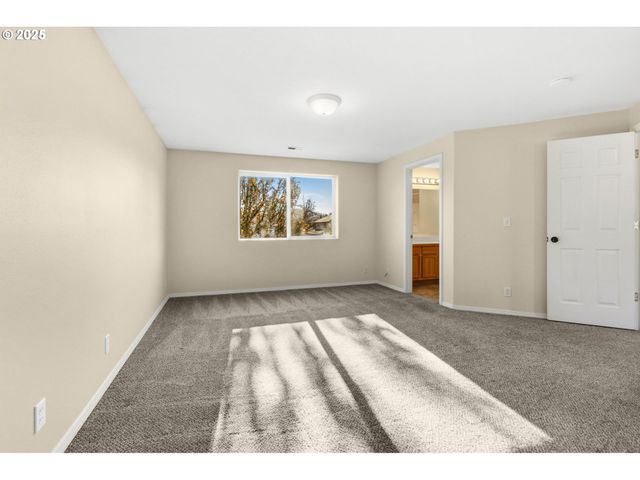 3818 LONG RIDGE Dr, Springfield, OR 97478