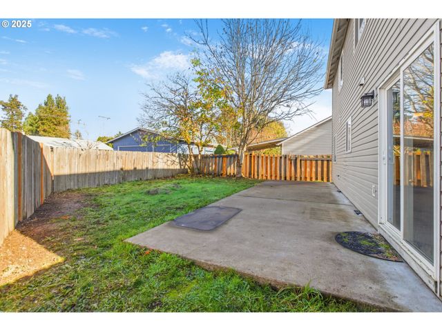 3818 LONG RIDGE Dr, Springfield, OR 97478