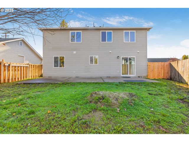 3818 LONG RIDGE Dr, Springfield, OR 97478