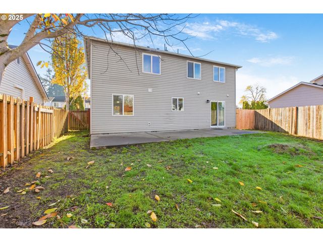 3818 LONG RIDGE Dr, Springfield, OR 97478
