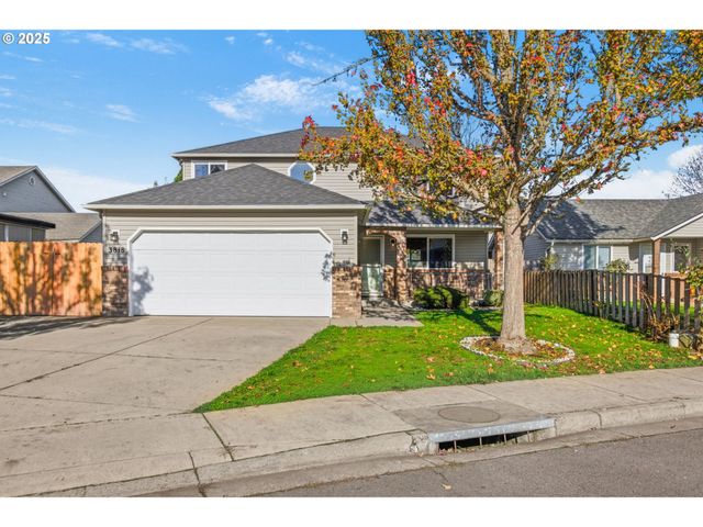 3818 LONG RIDGE Dr, Springfield, OR 97478