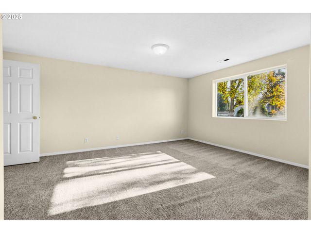 3818 LONG RIDGE Dr, Springfield, OR 97478