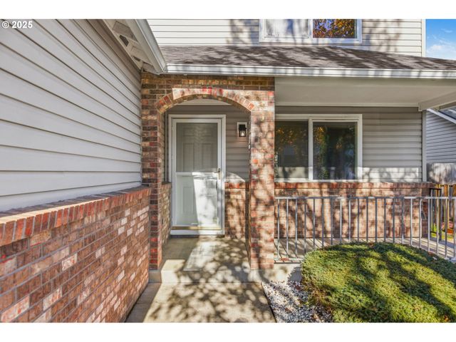 3818 LONG RIDGE Dr, Springfield, OR 97478