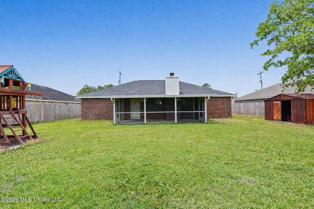 3304 N 8th Street, Ocean Springs, MS 39564