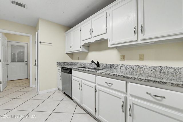 3304 N 8th Street, Ocean Springs, MS 39564