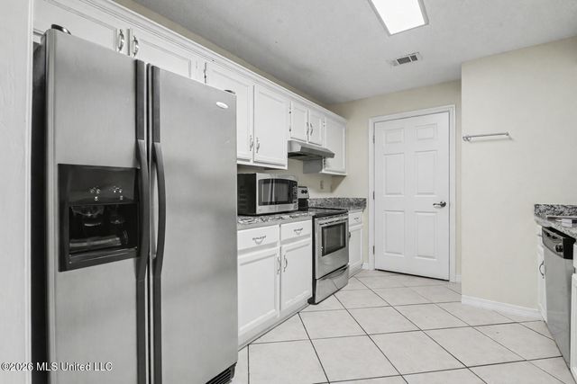 3304 N 8th Street, Ocean Springs, MS 39564
