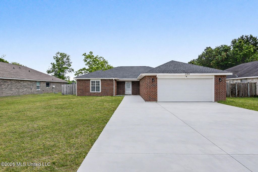 3304 N 8th Street, Ocean Springs, MS 39564