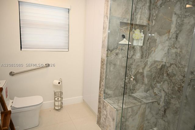 850 W 51st Pl, Hialeah, FL 33012