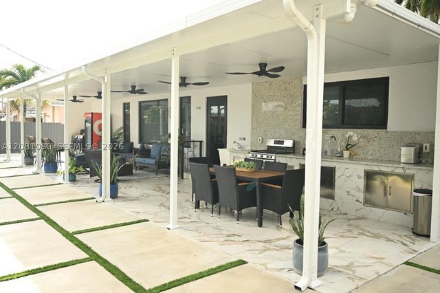 850 W 51st Pl, Hialeah, FL 33012