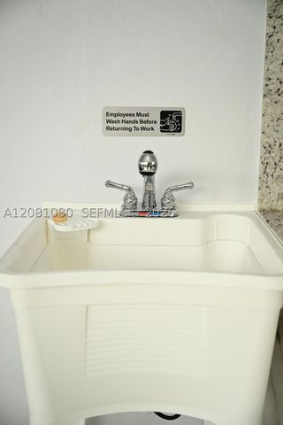 850 W 51st Pl, Hialeah, FL 33012
