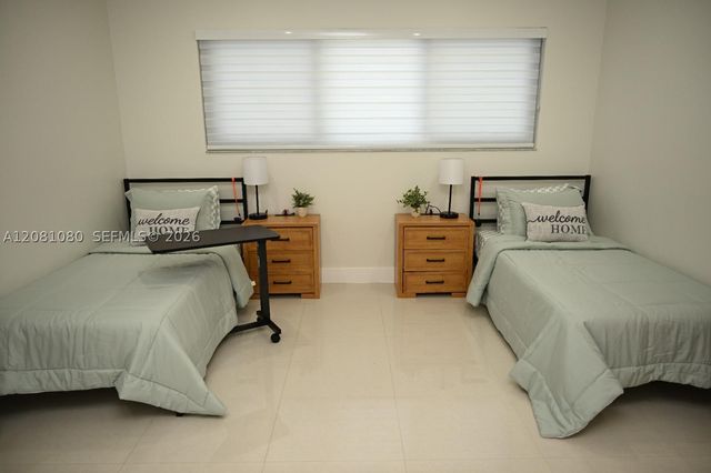 850 W 51st Pl, Hialeah, FL 33012