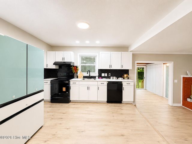 3202 College Road S, Wilmington, NC 28412