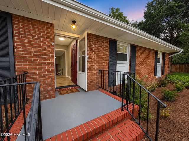 3202 College Road S, Wilmington, NC 28412