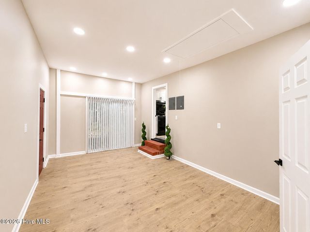 3202 College Road S, Wilmington, NC 28412