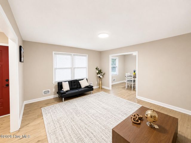 3202 College Road S, Wilmington, NC 28412