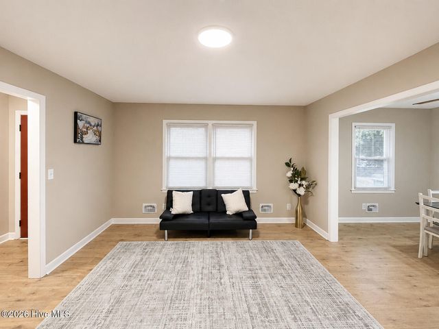 3202 College Road S, Wilmington, NC 28412