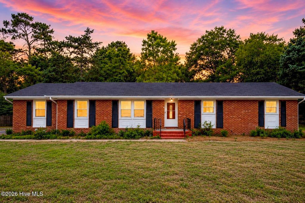 3202 College Road S, Wilmington, NC 28412