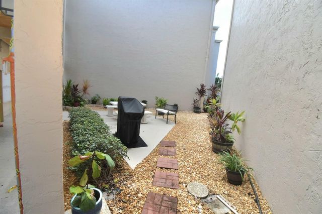948 VIRGINIA STREET 210, Dunedin, FL 34698