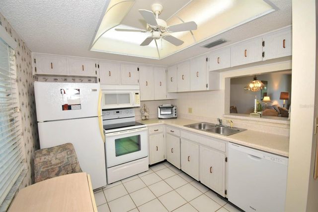 948 VIRGINIA STREET 210, Dunedin, FL 34698