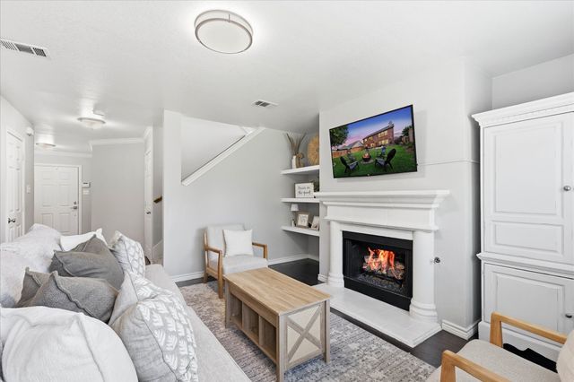 5908 Brookside Drive, Denton, TX 76226