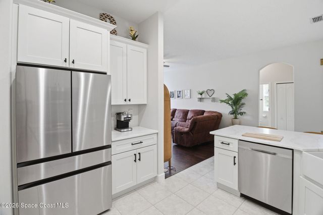 256 Brandy Creek Circle SE, Palm Bay, FL 32909
