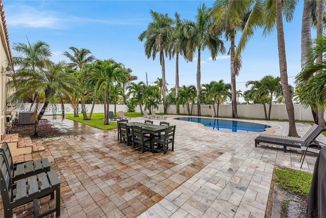 711 Tyler St, Hollywood, FL 33019