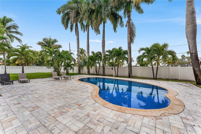 711 Tyler St, Hollywood, FL 33019