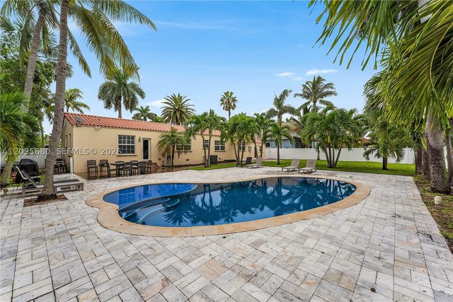 711 Tyler St, Hollywood, FL 33019